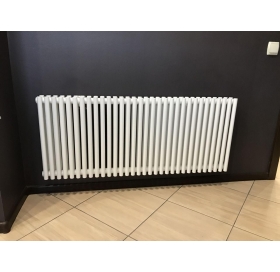 Дизайнерський горизонтальний радіатор Betatherm Praktikum 2 H-500 мм, L-1223 мм PV 2050/32 9016M 88