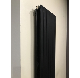Вертикальний радіатор Betatherm  Blende 2 H-1800 мм, L-504 мм B2V 2180/09 9005M 99