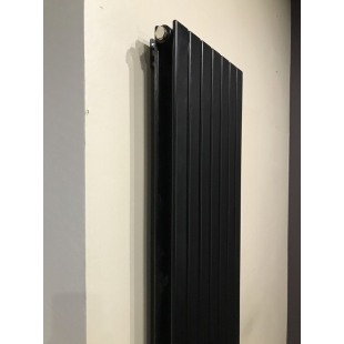 Вертикальний радіатор Betatherm  Blende 2 H-1800 мм, L-504 мм B2V 2180/09 9005M 99
