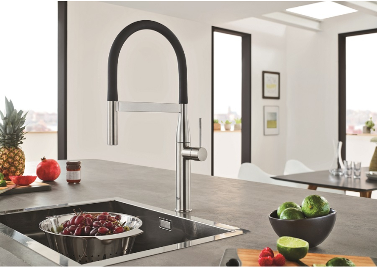 Одноважільний змішувач для мийки Grohe Essence (30503DC0)