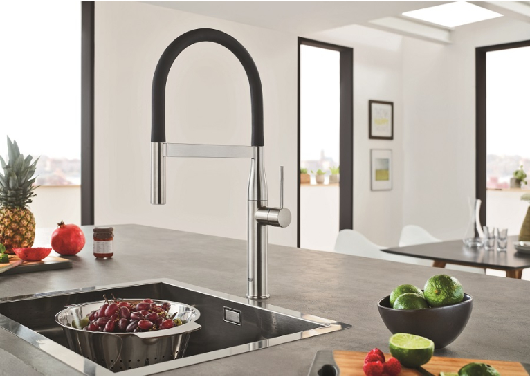 Одноважільний змішувач для мийки Grohe Essence (30503DC0)