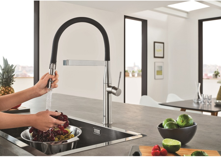 Одноважільний змішувач для мийки Grohe Essence (30503DC0)