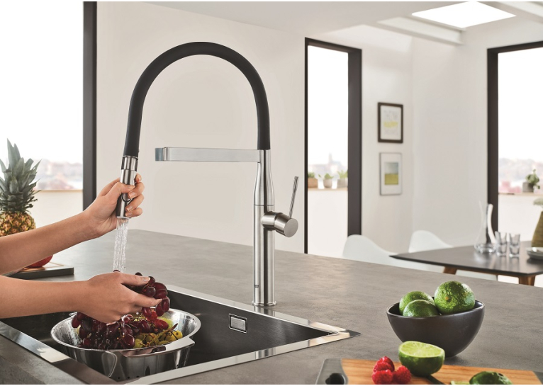 Одноважільний змішувач для мийки Grohe Essence (30503DC0)
