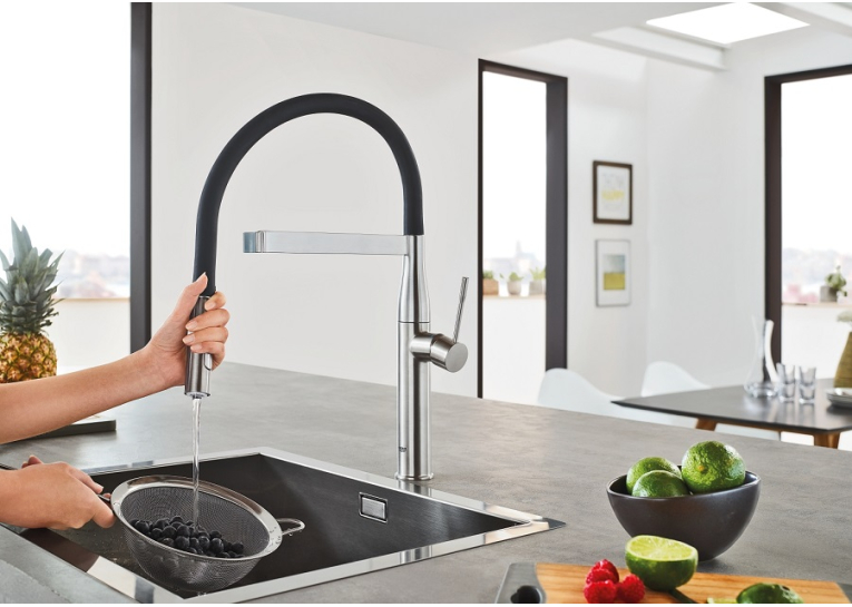 Одноважільний змішувач для миття Grohe Essence (30294DC0) Сталь