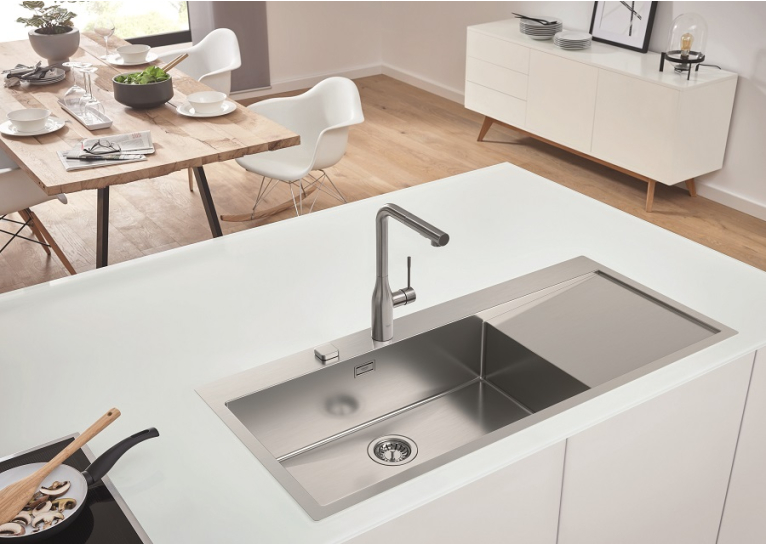 Одноважільний змішувач для мийки Grohe Essence (30504DC0)
