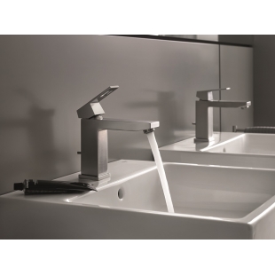 Однорычажный смеситель для раковины Grohe Eurocube M-Size (23445DC0) Сталь
