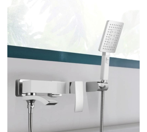 Смеситель для ванны Qtap Swan Cascada с поворотным изливом (с душевым гарнитуром) Chrome QTSWA260CRM45565