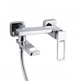 Смеситель для ванны Qtap Gemini Loopi с поворотным изливом (с душевым гарнитуром) Chrome QTGEM260CRM45701