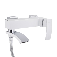 Смеситель для ванны Qtap Swan Cascada с поворотным изливом (с душевым гарнитуром) Chrome/White QTSWA260CRW45569