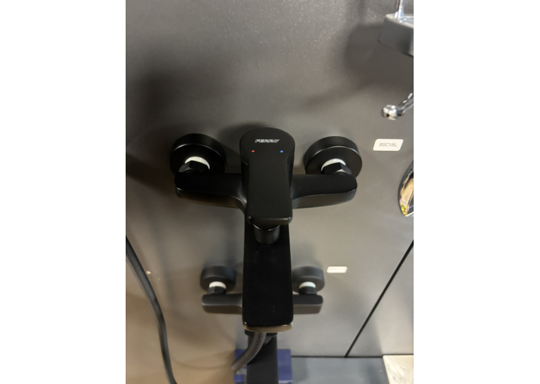 Змішувач для ванни Ferro Stratos Black BSC1BLU (Знижений в ціні товар)