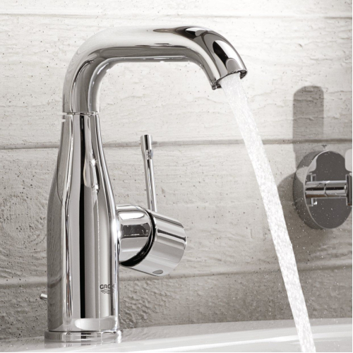 Смеситель однорычажный для раковины GROHE Essence New  DN 15 M-Size 23463001