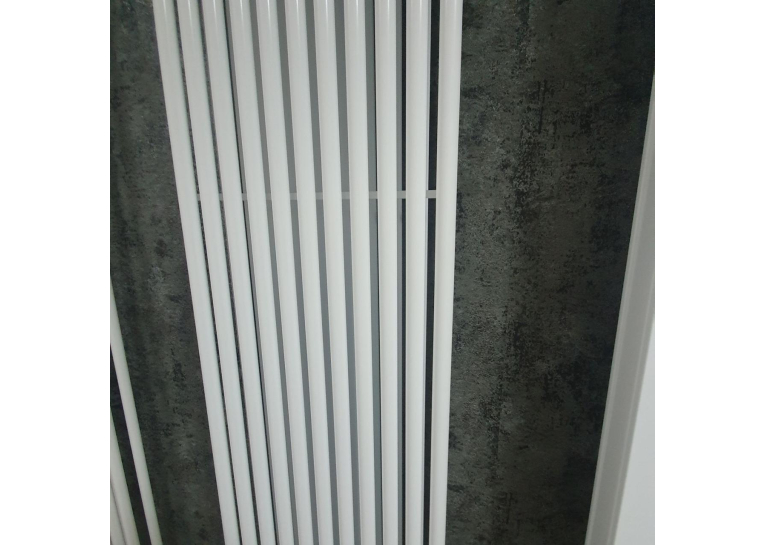 Вертикальний радіатор Betatherm  Praktikum 1 H-2000 мм, L-501 мм PV 1200/13 9016M 99