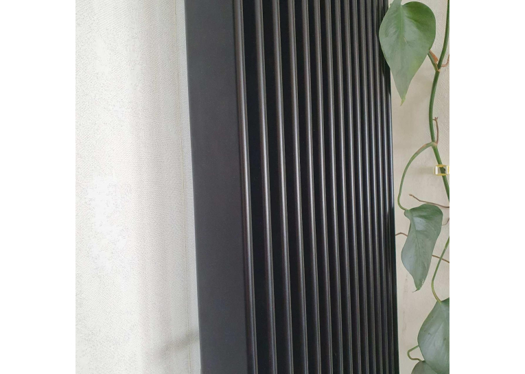 Вертикальний радіатор Betatherm Metrum 1 H-1800 мм, L-465 мм BM6 1180-30/15 9005M 99