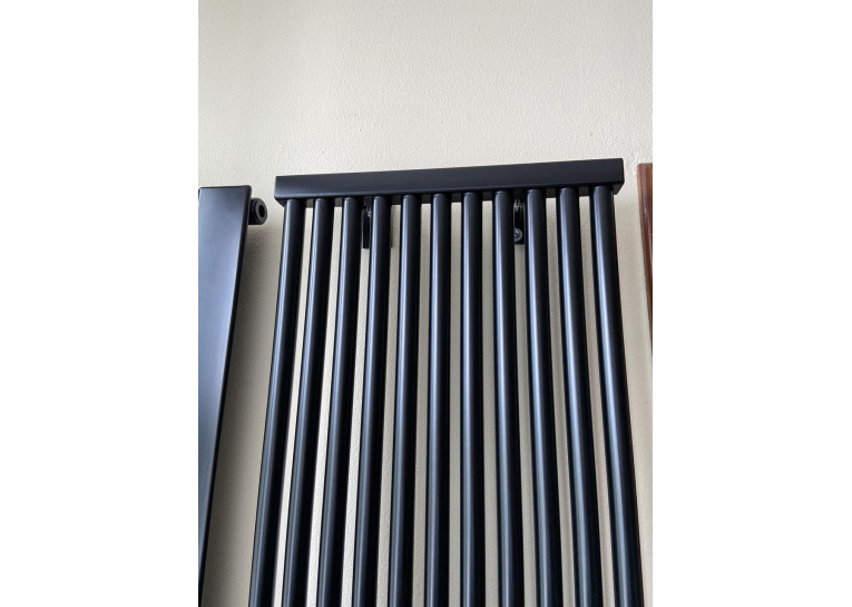 Вертикальний трубчастий радіатор Betatherm PS Style 1 H-1800 мм, L-441 мм з бічним підключенням PS 1180/12 9005M 34