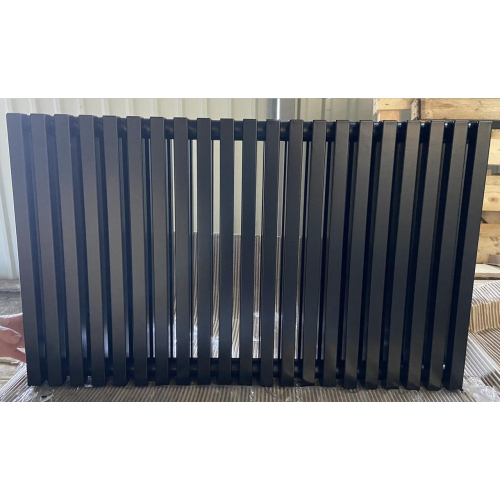 Дизайнерский горизонтальный радиатор Betatherm Quantum 2 H-500 L-1205 BQ 2050/25 9005M 88
