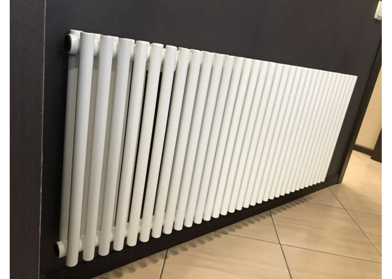 Дизайнерский горизонтальный радиатор Betatherm Praktikum 2 H-500 мм, L-995 мм PV 2050/26 9016M 88