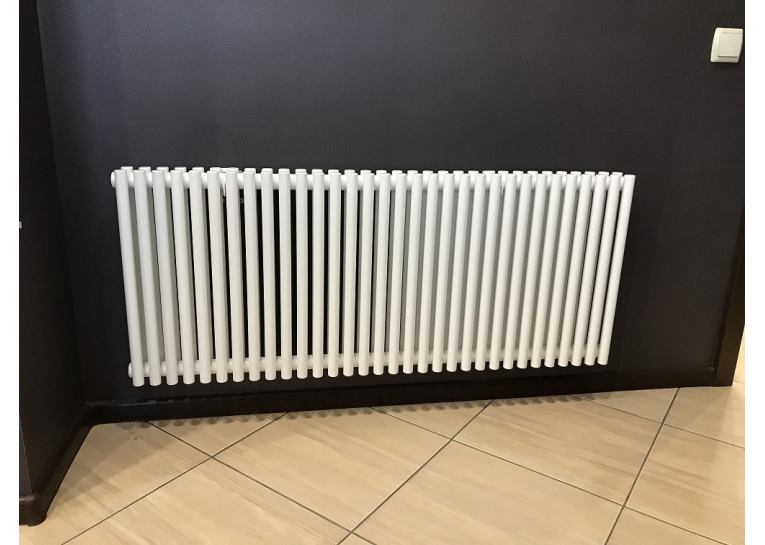 Дизайнерский горизонтальный радиатор Betatherm Praktikum 2 H-500 мм, L-995 мм PV 2050/26 9016M 88