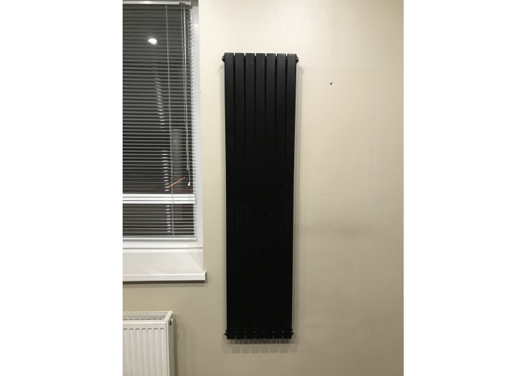 Вертикальний радіатор Betatherm  Blende 2 H-1800 мм, L-504 мм B2V 2180/09 9005M 99
