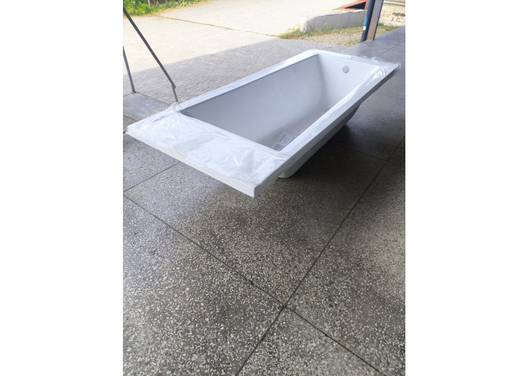 Чеська ванна прямокутна акрилова HES INDIGO 170x70 CZ з ніжками HIN17070W (Пошкоджені два кути на стороні перелива)