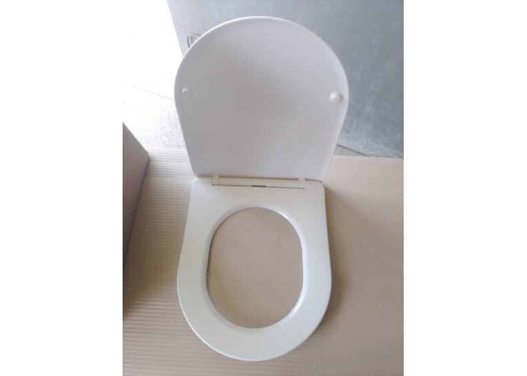 Сидіння для унітазу Rosa Olomouc з матеріалу Duroplast R-2619A