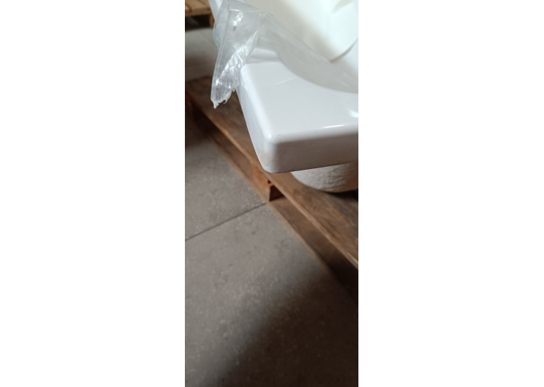 Ванна акриловая прямоугольная VILLEROY&BOCH TARGA STYLE 170/75 см UBA170FRA2V-01 (Небольшой скол – потертость на углу)