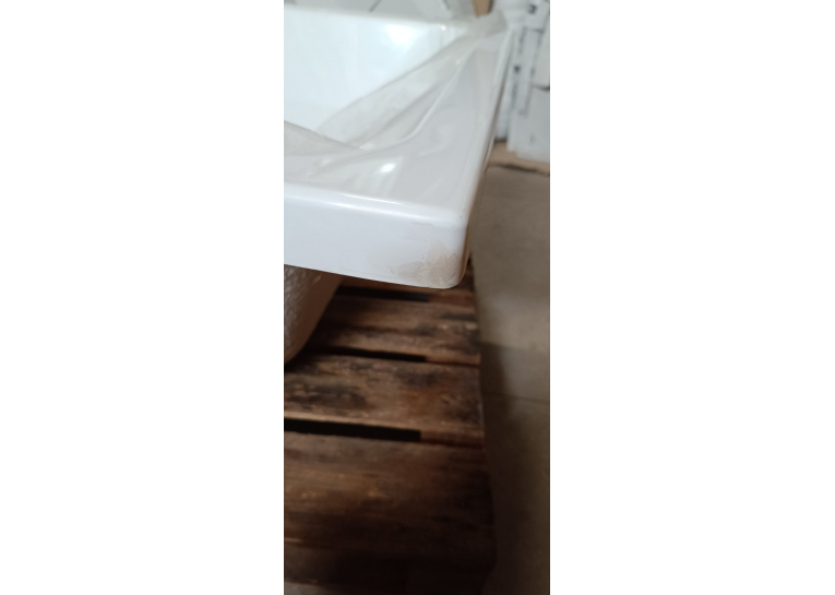 Ванна акриловая прямоугольная VILLEROY&BOCH TARGA STYLE 170/75 см UBA170FRA2V-01 (Небольшой скол – потертость на углу)