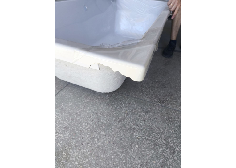 Ванна акрилова прямокутна VILLEROY&BOCH TARGA STYLE 180х80 см UBA180FRA2V-01U (Уцінений товар, пошкоджений кут)