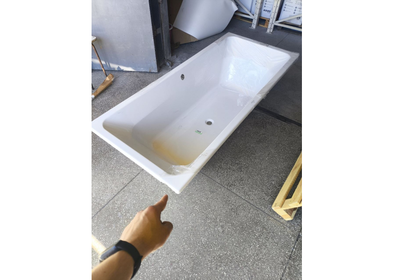 Ванна акрилова прямокутна VILLEROY&BOCH TARGA STYLE 180х80 см UBA180FRA2V-01U (Уцінений товар, пошкоджений кут)