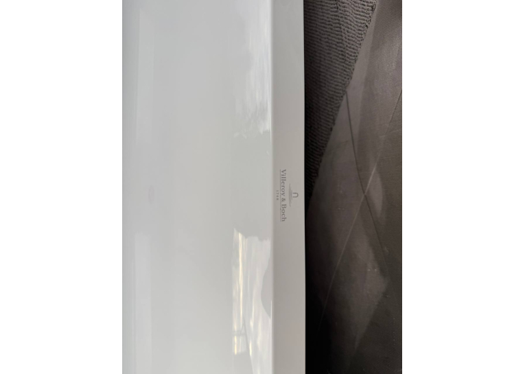 Ванна кварилова прямокутна VILLEROY&BOCH SQUARO 180*80см UBQ180SQR2V-01U (Уцінений товар)