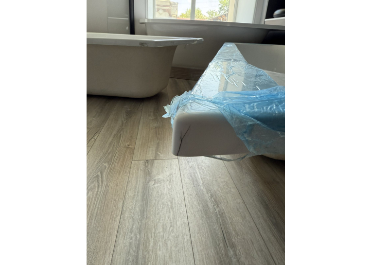 Ванна акрилова асиметрична VILLEROY&BOCH LOOP & FRIENDS 175*135см права UBA175LFS9R V-01 (Пошкодження на торцевій частині)