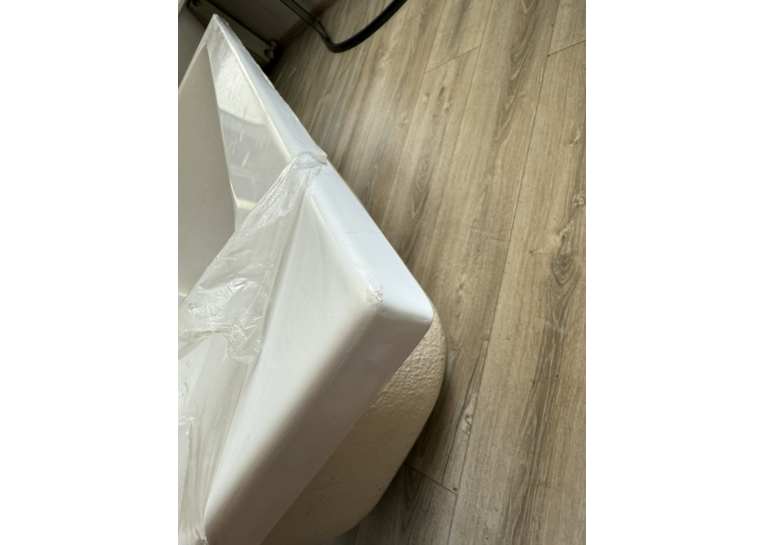 Ванна акрилова асиметрична VILLEROY&BOCH LOOP & FRIENDS 175*135см права UBA175LFS9R V-01 (Пошкодження на торцевій частині)