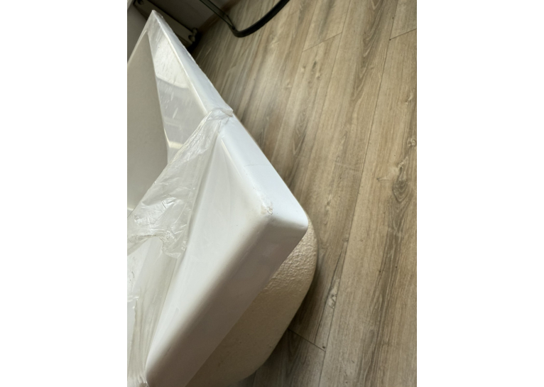 Ванна акрилова асиметрична VILLEROY&BOCH LOOP & FRIENDS 175*135см права UBA175LFS9R V-01 (Пошкодження на торцевій частині)